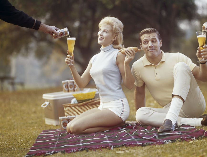 A 1960s couple on a picnic date.