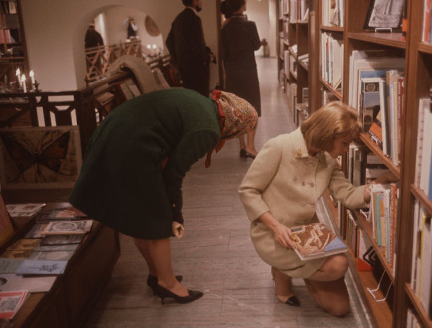 Two unidentfied women at Rizzoli bookstore in 1964. Photo courtesy of Getty Images.