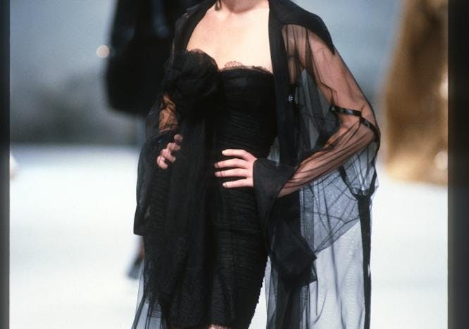 Tatjana Patitz black dress runway
