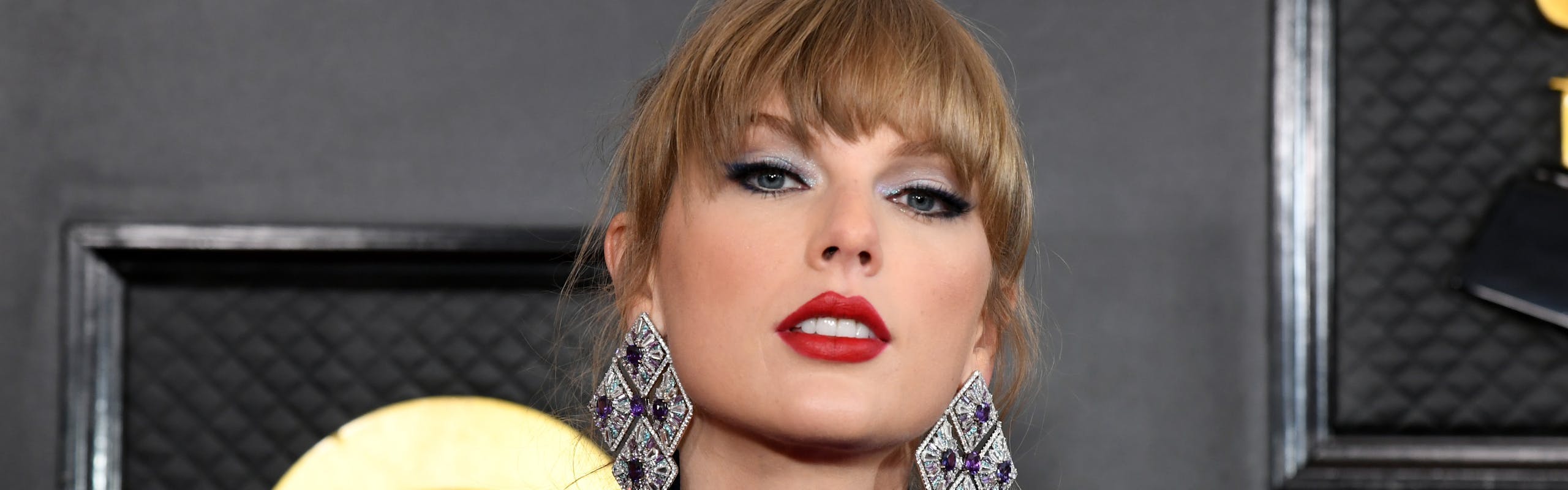 Taylor Swift best makeup looks from each era