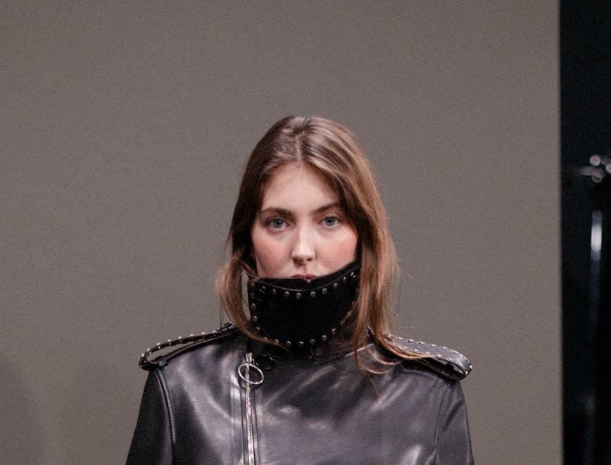 Maya Wigram, Phoebe Philo's Daughter, backstage at the Burberry show during London Fashion Week Fall/Winter 2024.